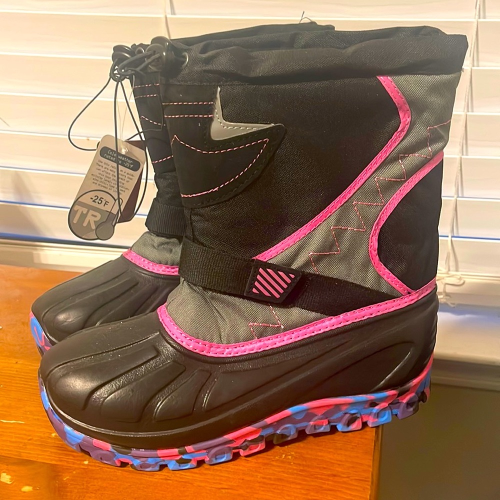 Cute Snow Boots (Never worn)